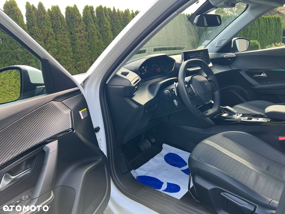 Peugeot 2008 BlueHDi 130 Allure S&S EAT8 - 10
