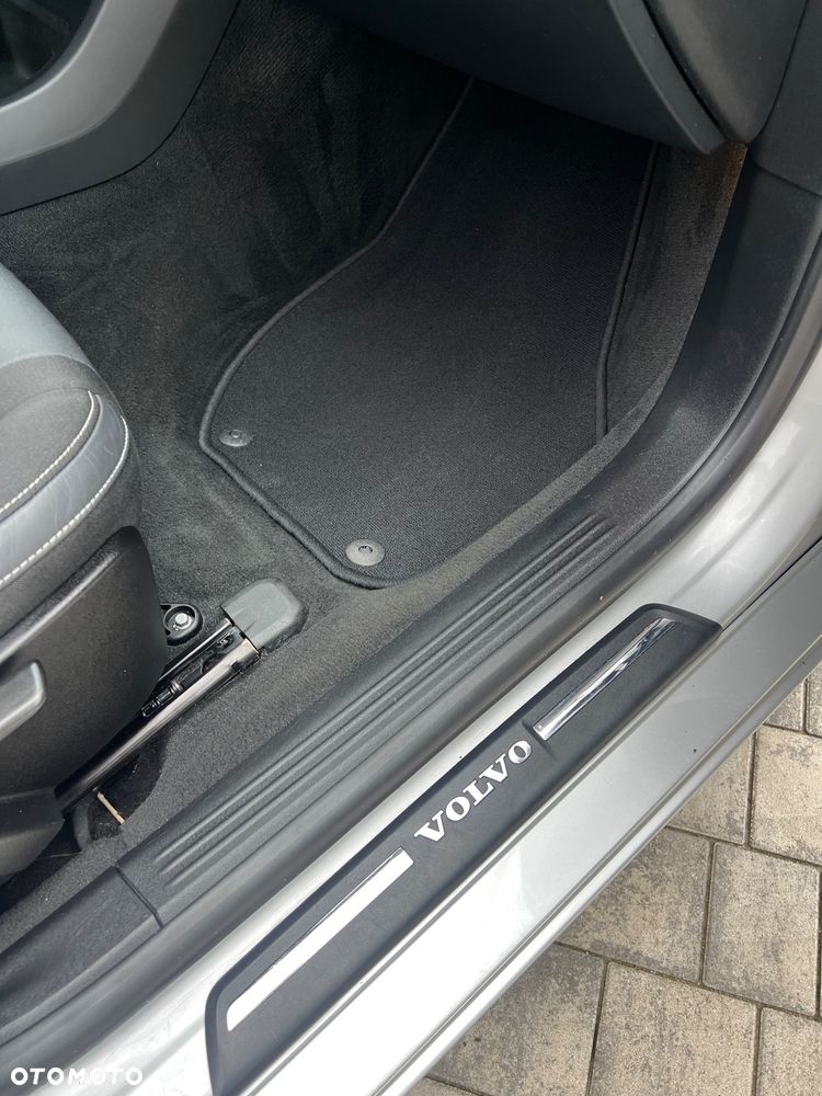 Volvo V40 D2 Drive-E Momentum - 20