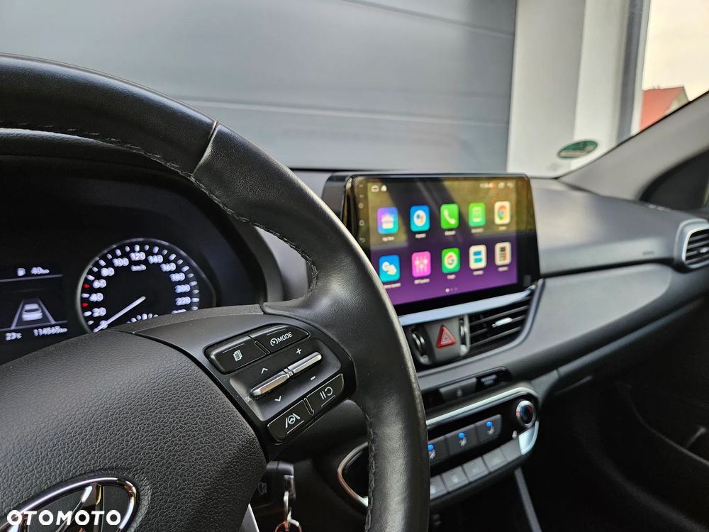 Hyundai i30 1.5 DPI Classic + - 21
