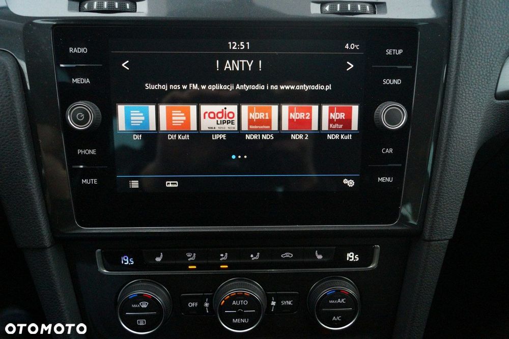 Volkswagen Golf - 28