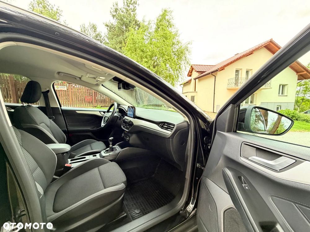 Ford Focus 1.0 EcoBoost Gold X (Trend) - 25