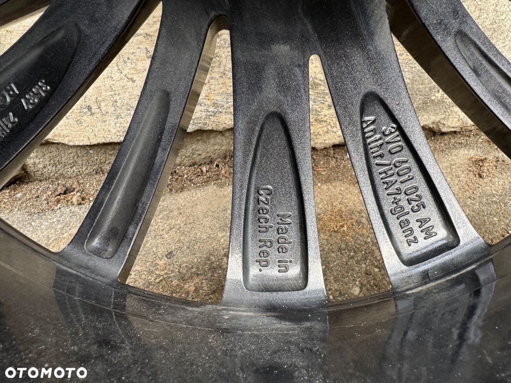 Kompletne opony Skoda Superb 3 Trinity 8x19 5x112 ET44 antracyt Hankook 235/40 R19 - 24