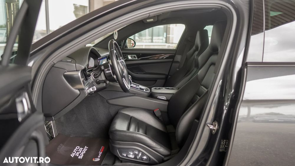 Porsche Panamera 4 E-Hybrid - 34