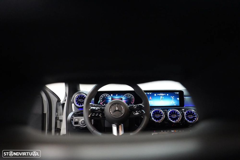 Mercedes-Benz A 250 - 36