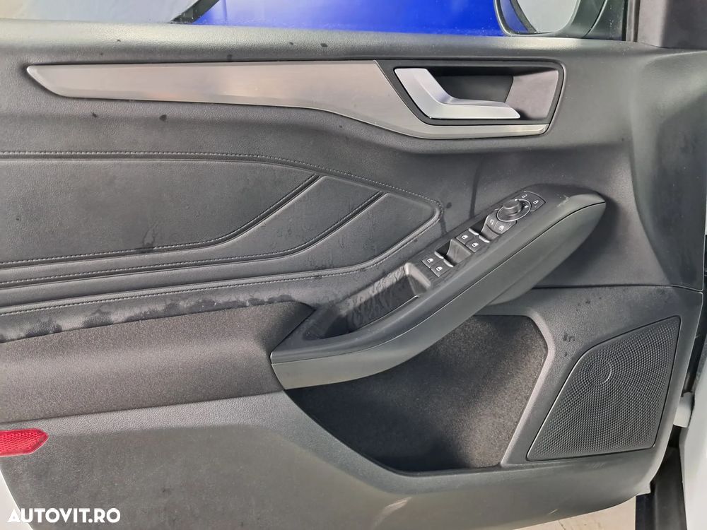 Ford Focus 1.0 EcoBoost MHEV Titanium - 10