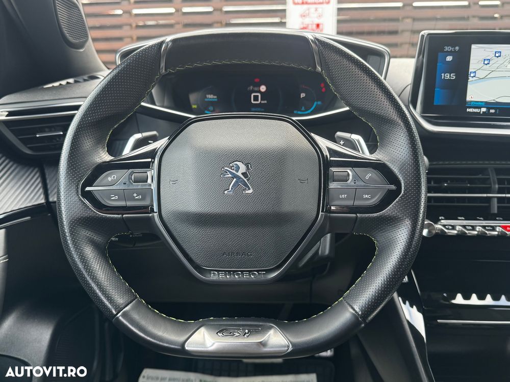 Peugeot 2008 PureTech 130 EAT8 GT - 19