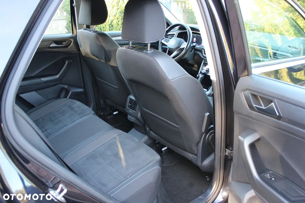 Volkswagen T-Roc - 17