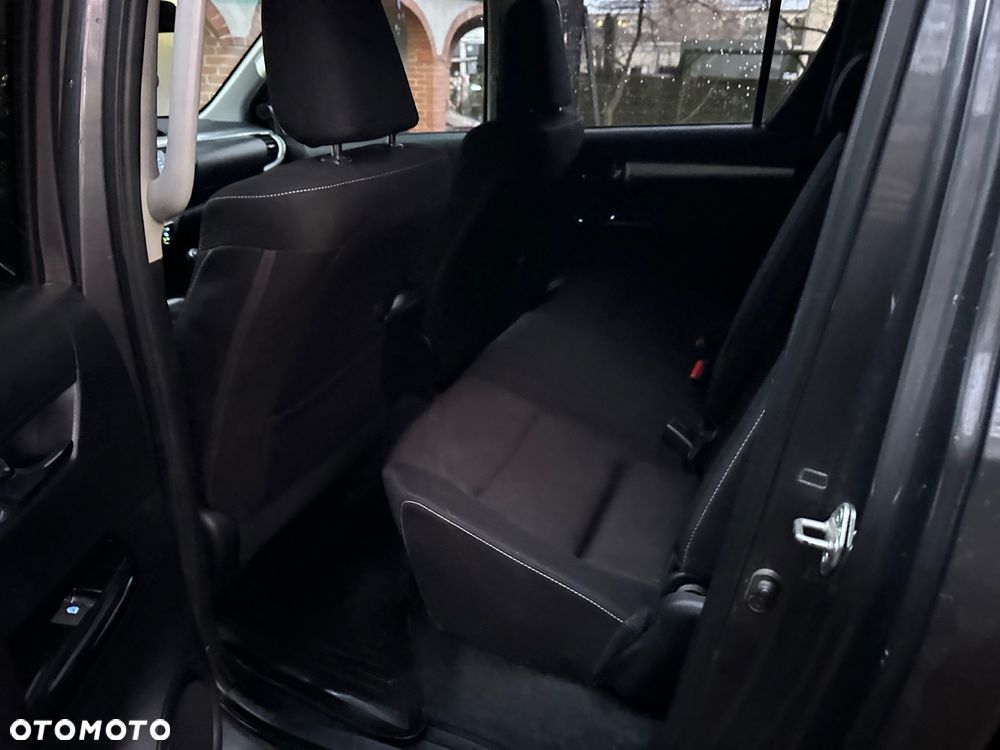Toyota Hilux - 10