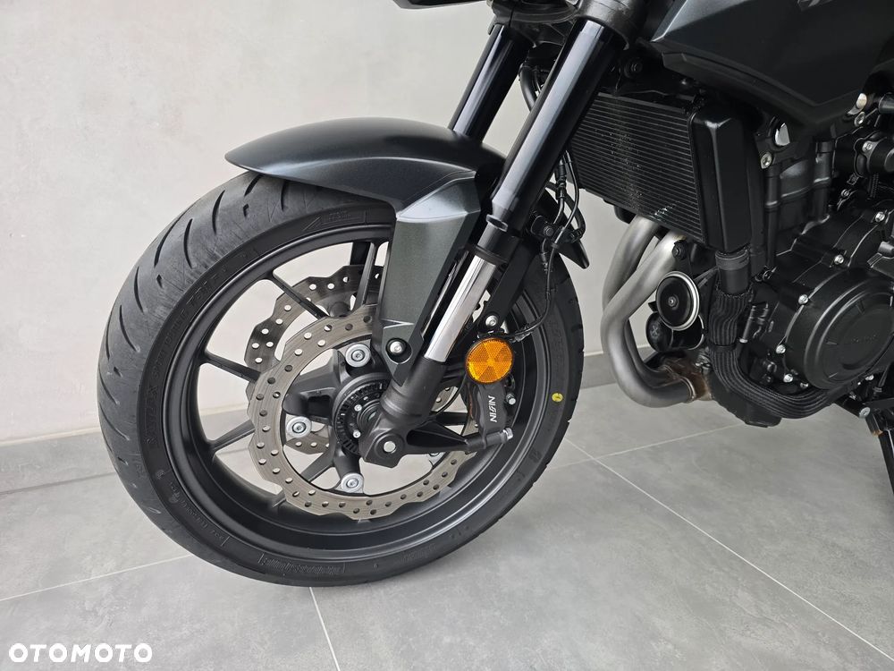 Honda Hornet - 24