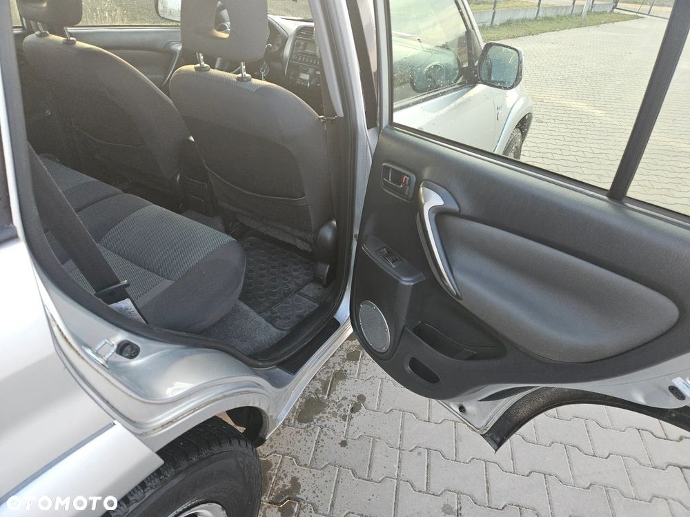Toyota RAV4 2.0 VVT-i 4x4 - 6