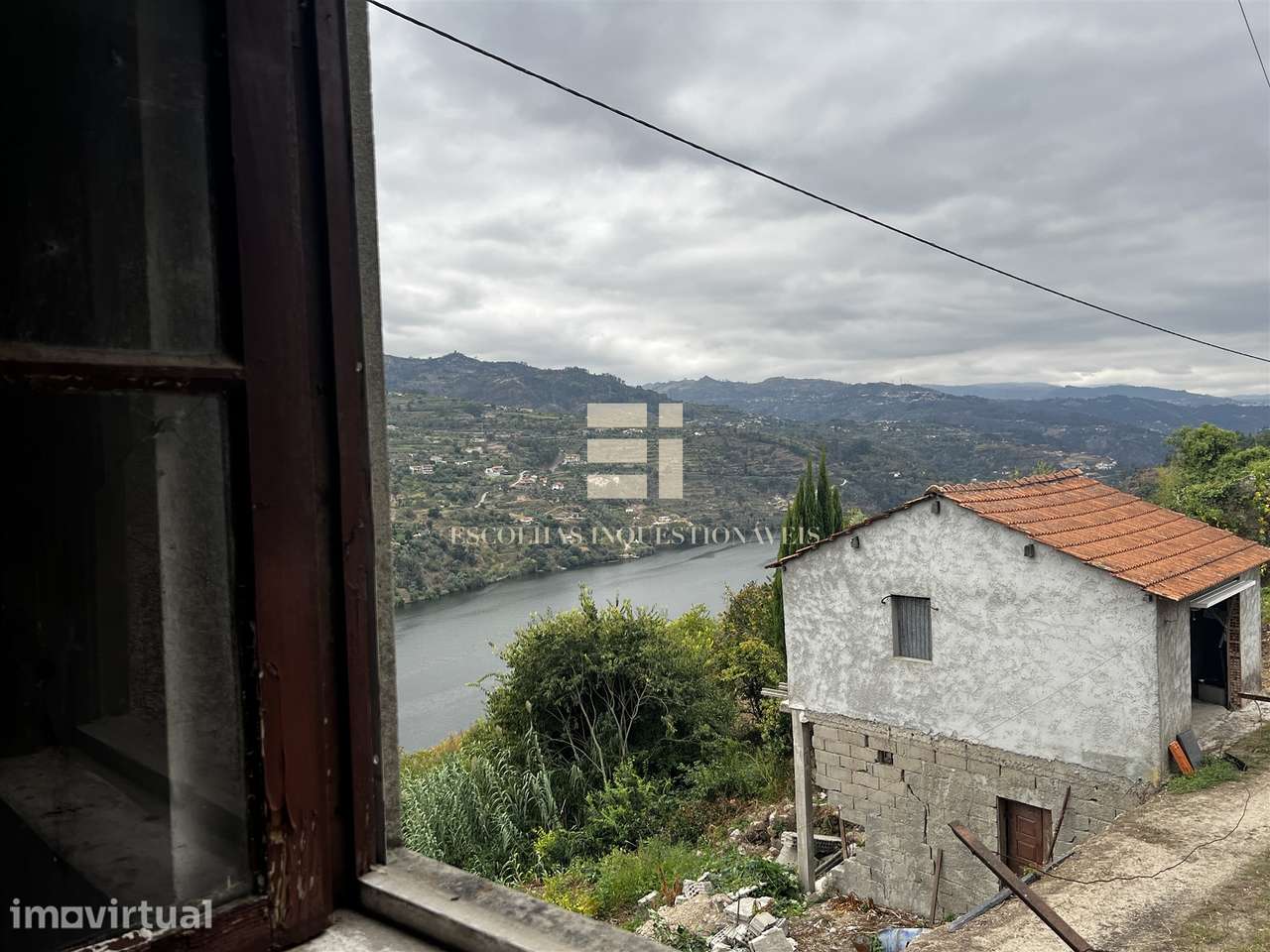 Moradia para restaurar com vista Rio Douro - Grande imagem: 4/16