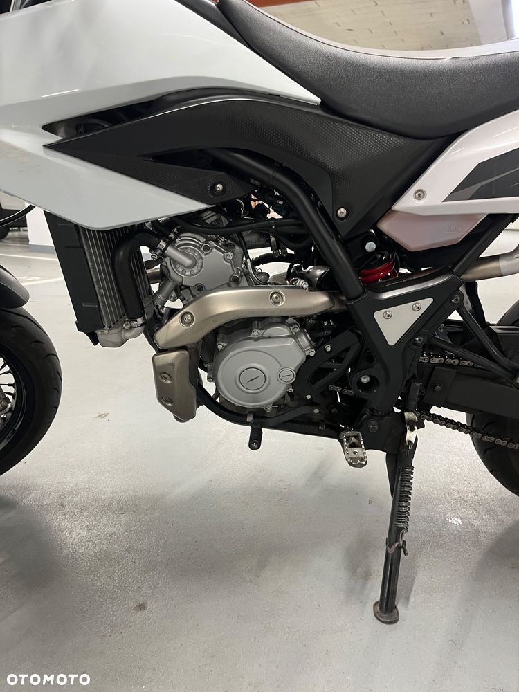 Yamaha WR - 8