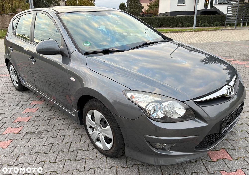 Hyundai i30 1.4 Base + - 3