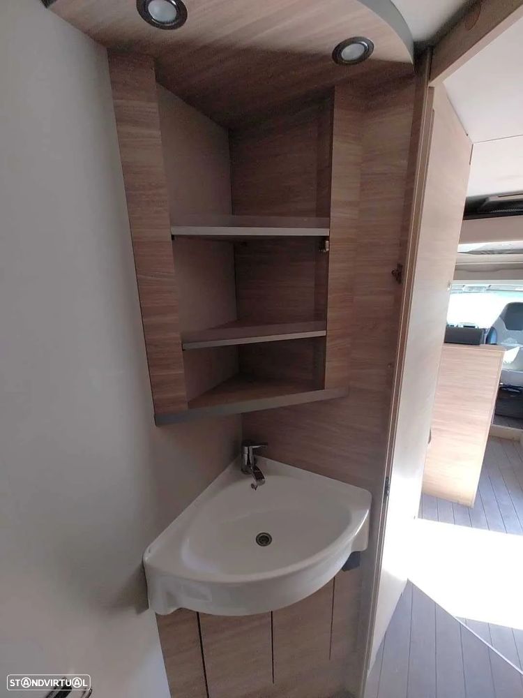 Fiat Ducato Fiat Ducato Carasuite 650 MF | 4 lugares para dormir | Semi-integrada | Totalmente equipada - 24