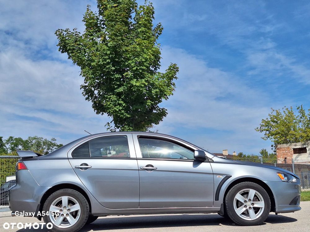 Mitsubishi Lancer - 2