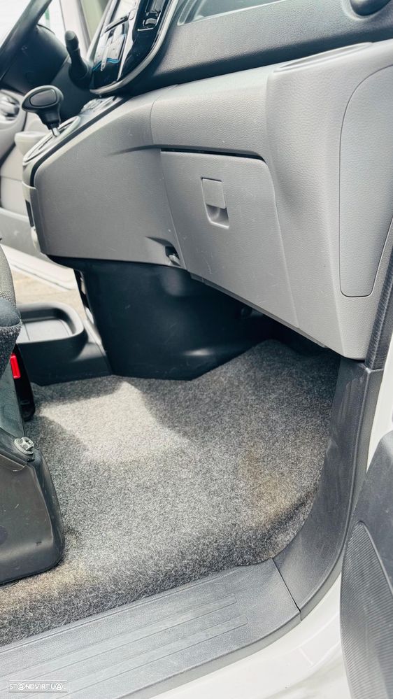 Nissan NV200 Combi - 13