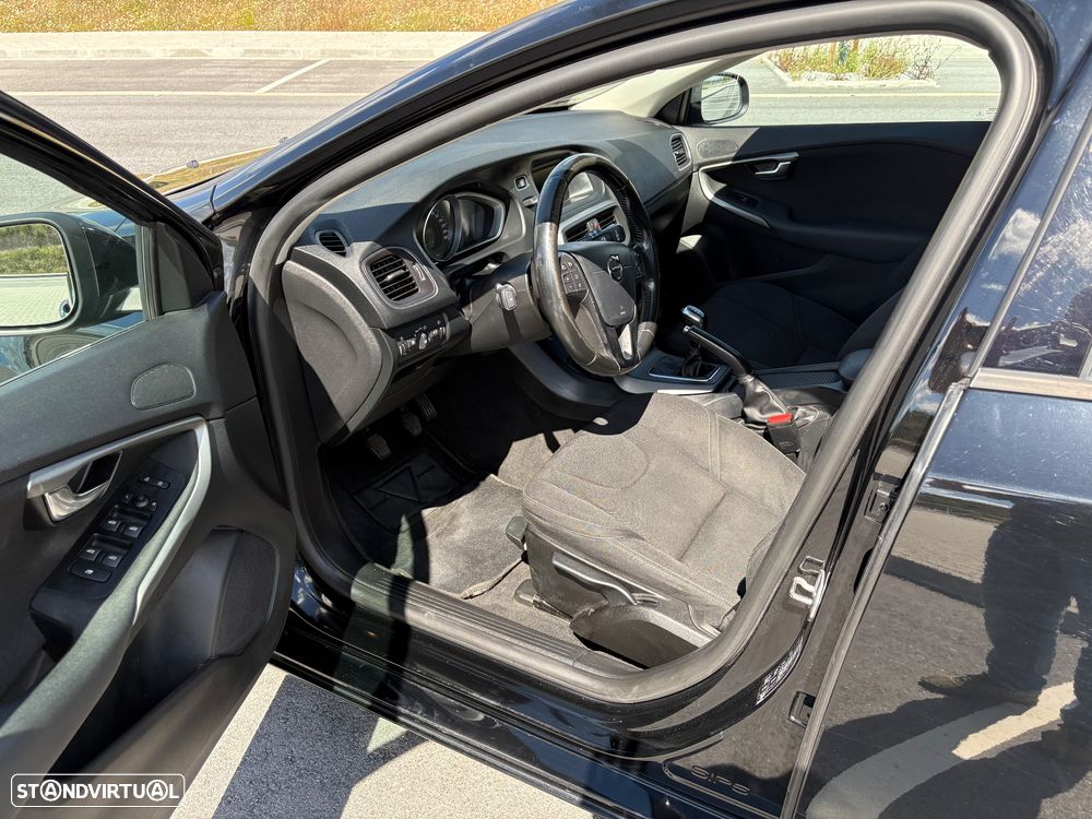 Volvo V40 2.0 D2 R-Design Momentum - 40