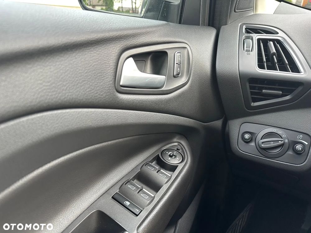 Ford Kuga 2.0 TDCi 4x4 ST-Line - 26