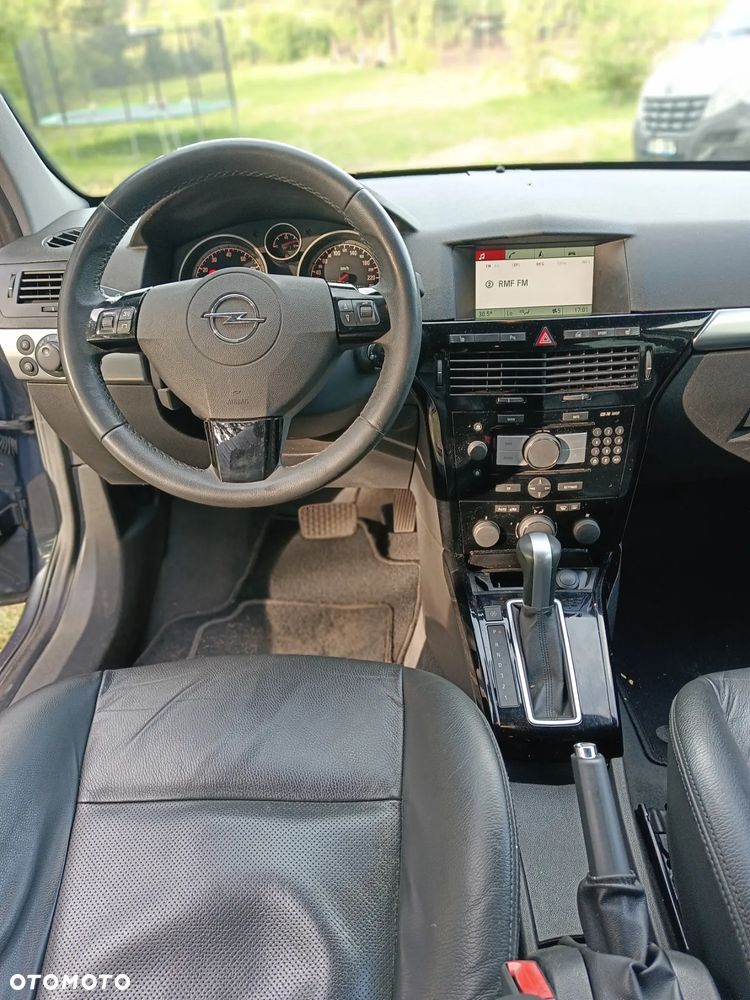 Opel Astra 1.8 Caravan Automatik NAVI - 4