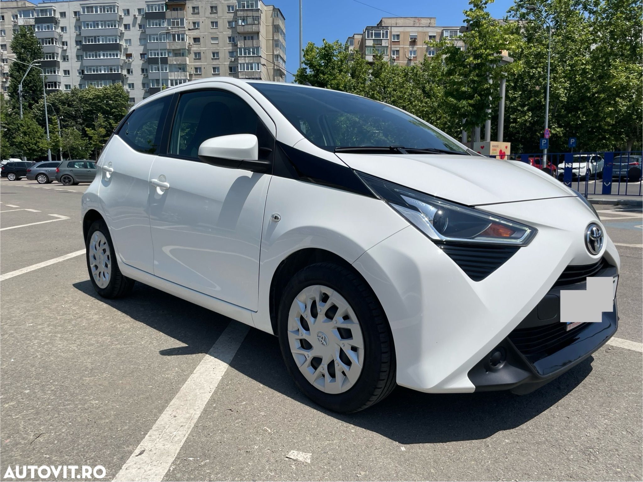 Toyota Aygo 1.0 VVY-I 5 usi X-play - 1