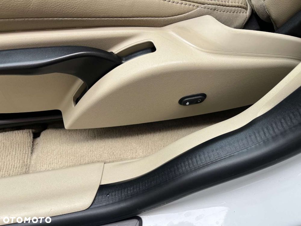 Volvo XC 60 D3 Drive-E Kinetic - 23