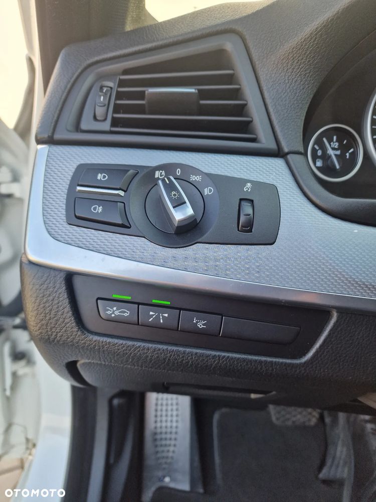 BMW Seria 5 520d - 23