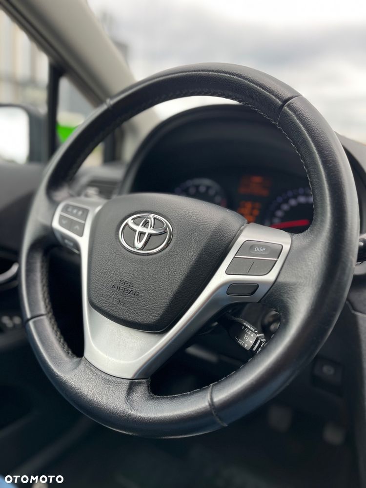 Toyota Avensis 1.6 Comfort - 20