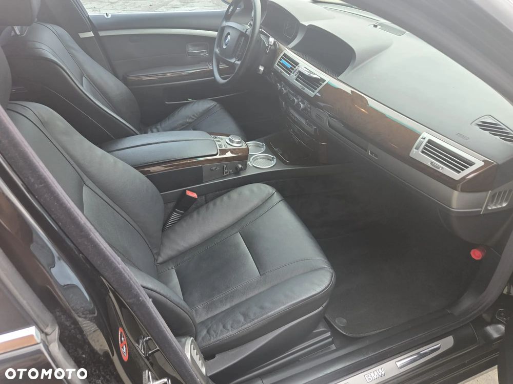 BMW Seria 7 740i - 11