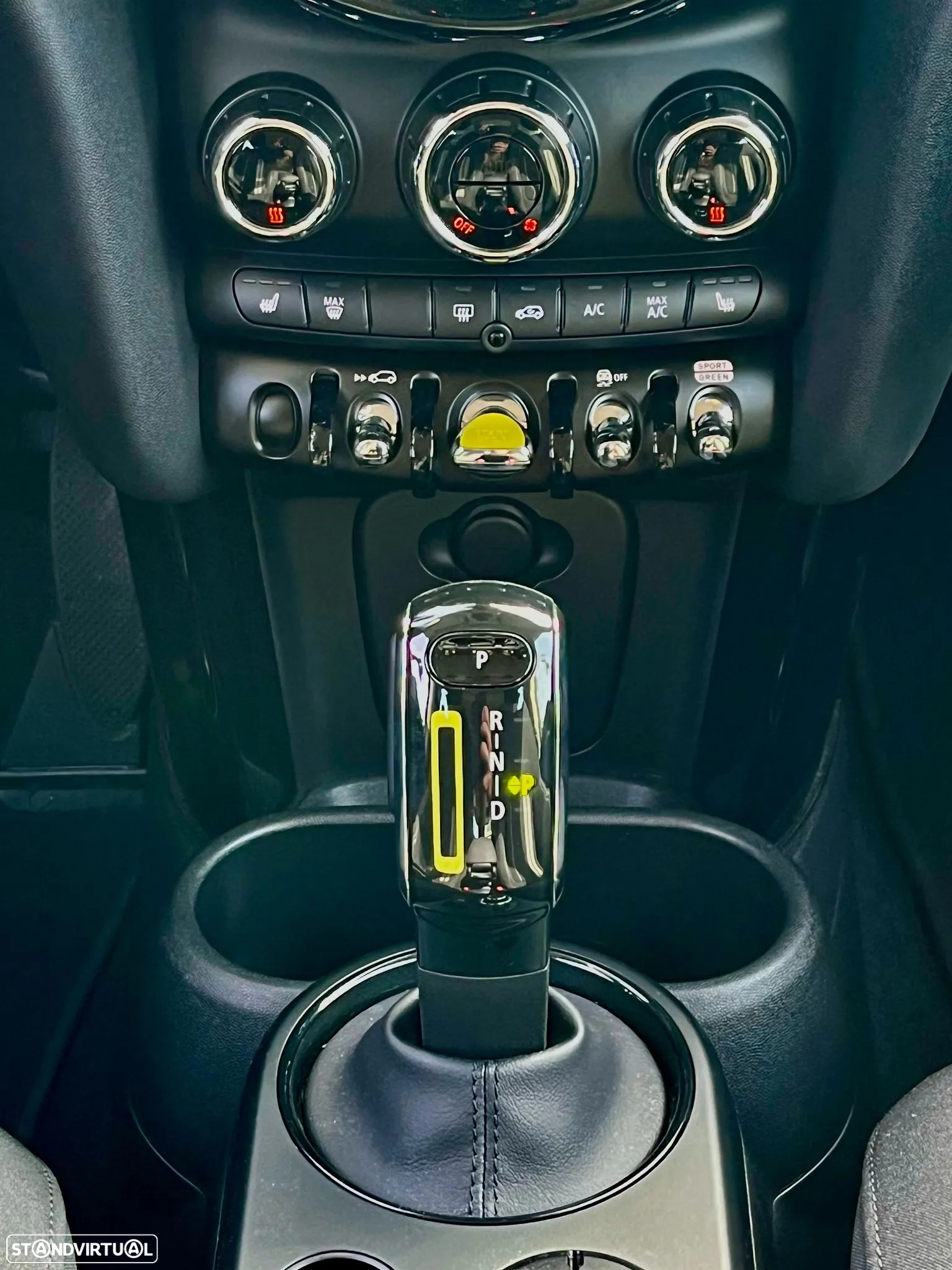 MINI 3 Portas Cooper SE Essential - 26