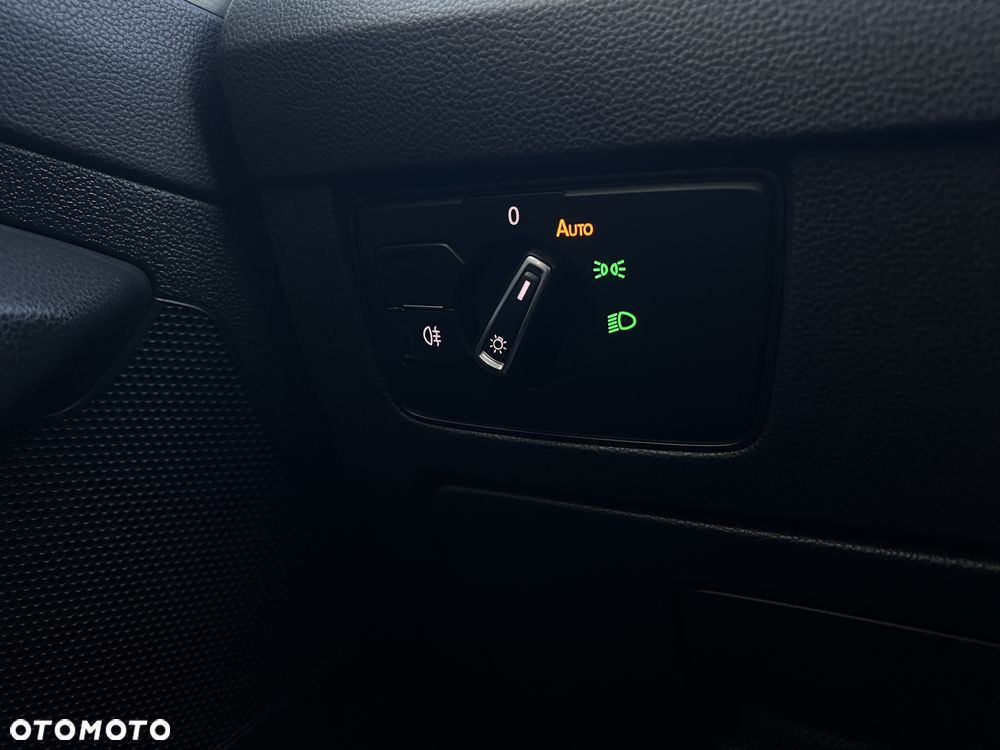 Volkswagen Passat 1.5 TSI EVO Essence - 24