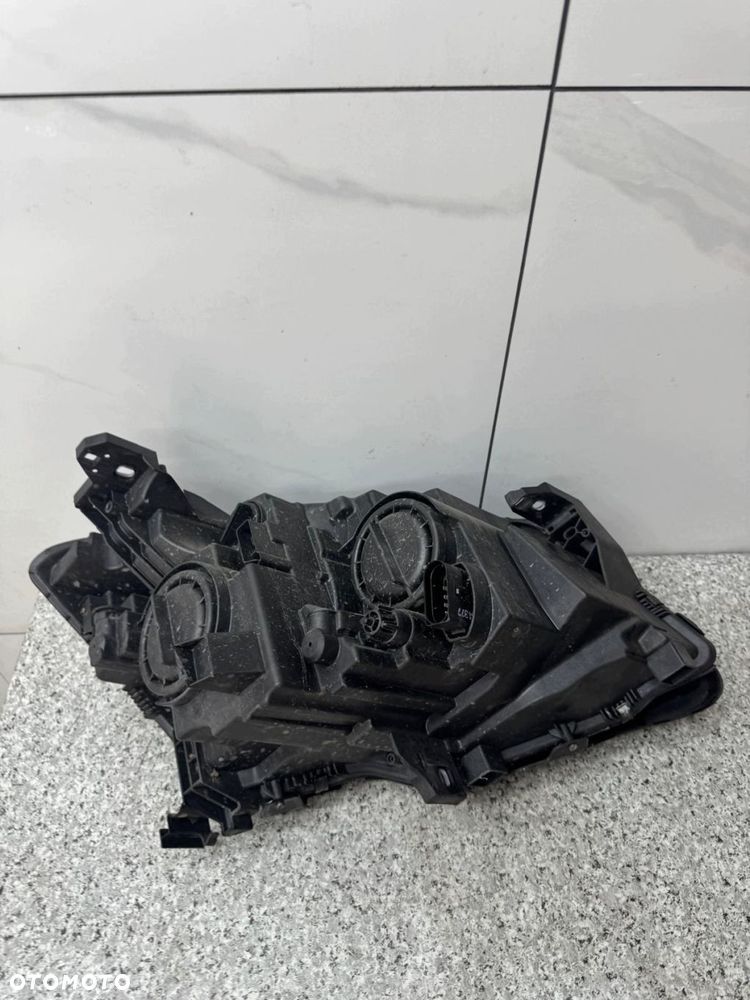 lampa lewy przód mercedes gla w156 2015-2018 a1569061300 - 2