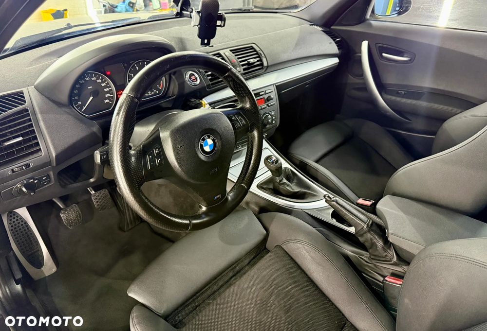 BMW Seria 1 120i - 12