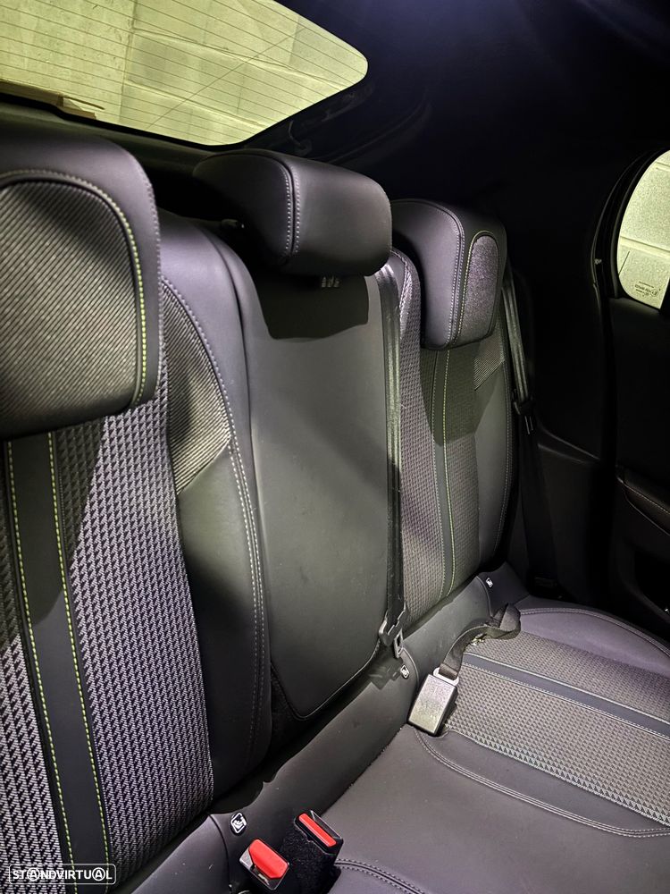 Peugeot 208 1.2 PureTech GT EAT8 - 3