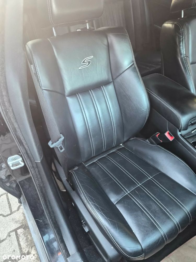 Chrysler 300s - 10