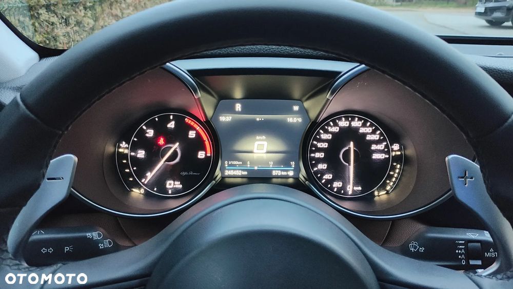 Alfa Romeo Giulia 2.2 Diesel AT8-Q4 Veloce - 27