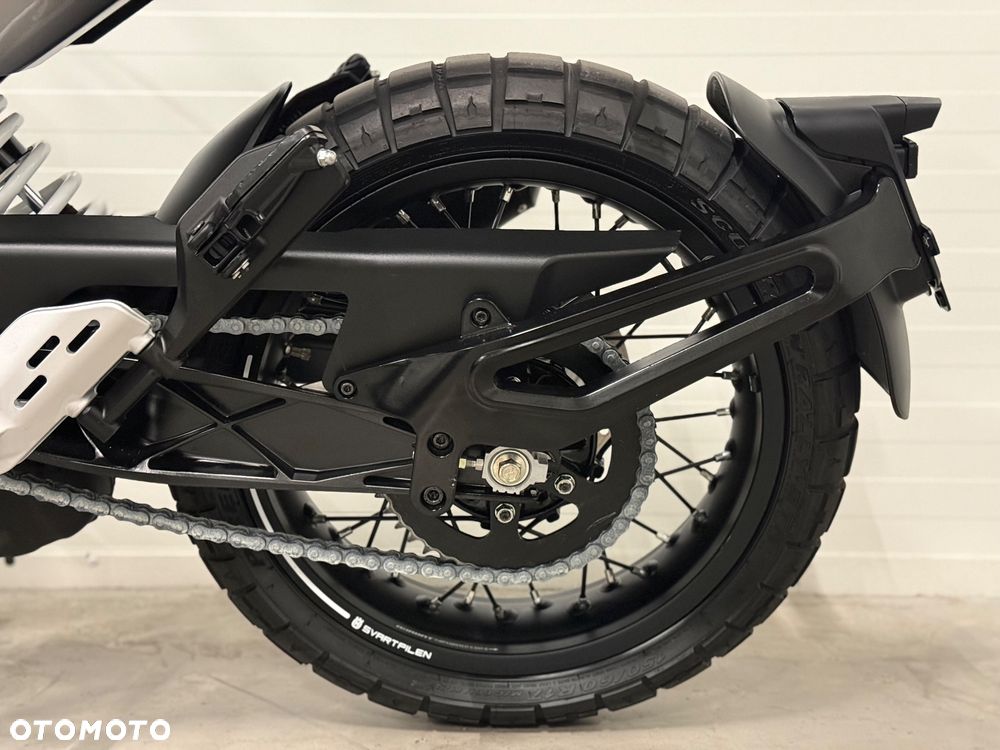 Husqvarna Svartpilen - 31