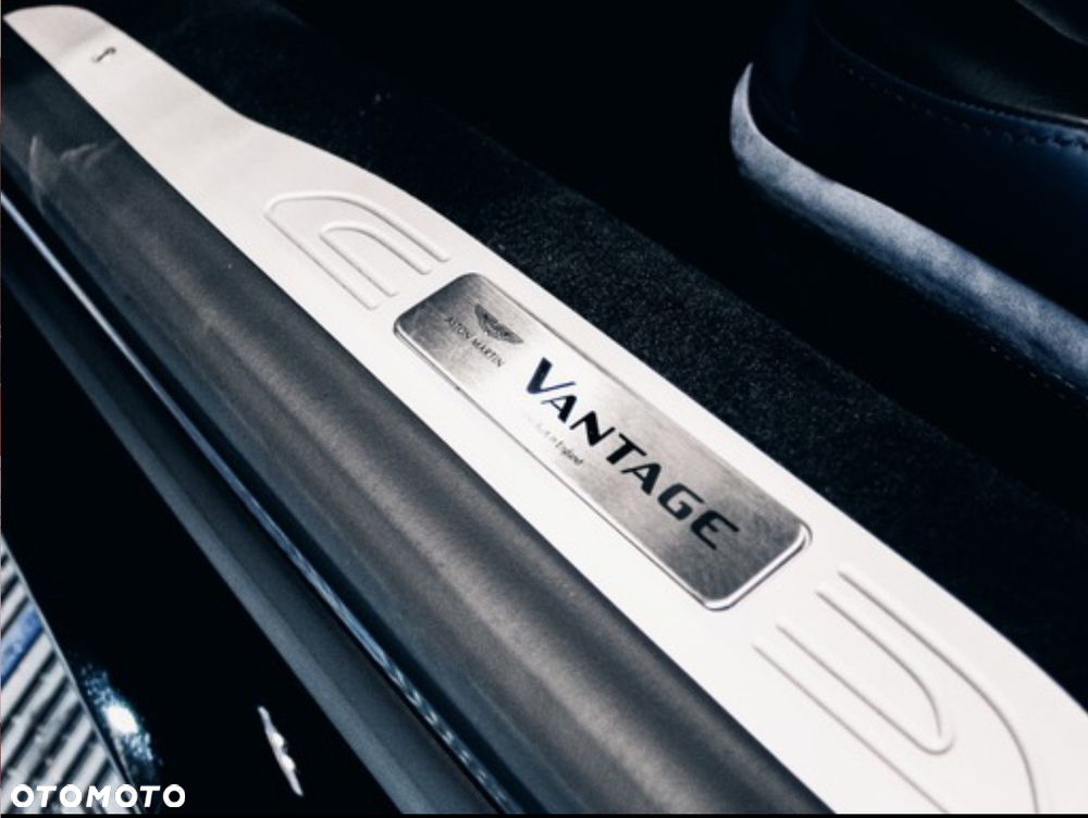 Aston Martin Vantage - 3