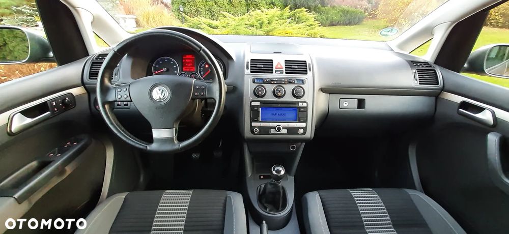 Volkswagen Touran - 29