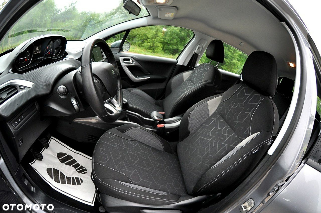 Peugeot 2008 1.2 Pure Tech Allure S&S - 7