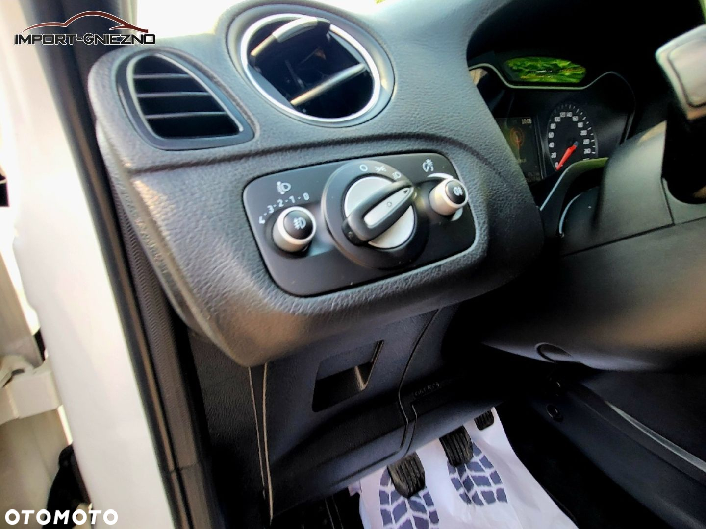 Ford S-Max - 17