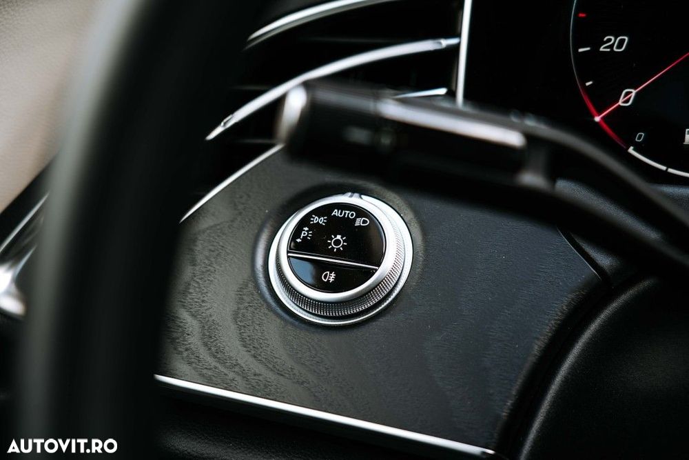 Mercedes-Benz E - 33
