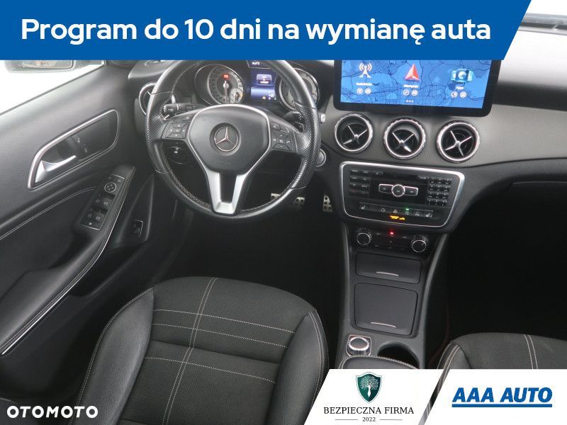 Mercedes-Benz GLA - 9