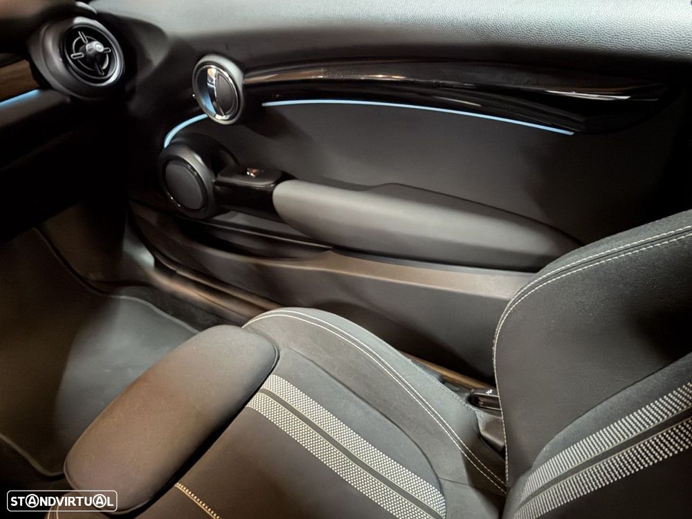 MINI 3 Portas Cooper SE Premium Essential - 18