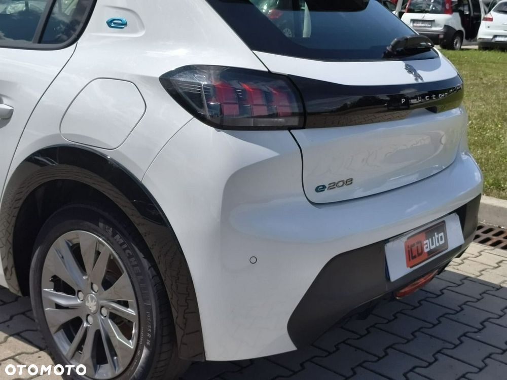 Peugeot 208 - 25