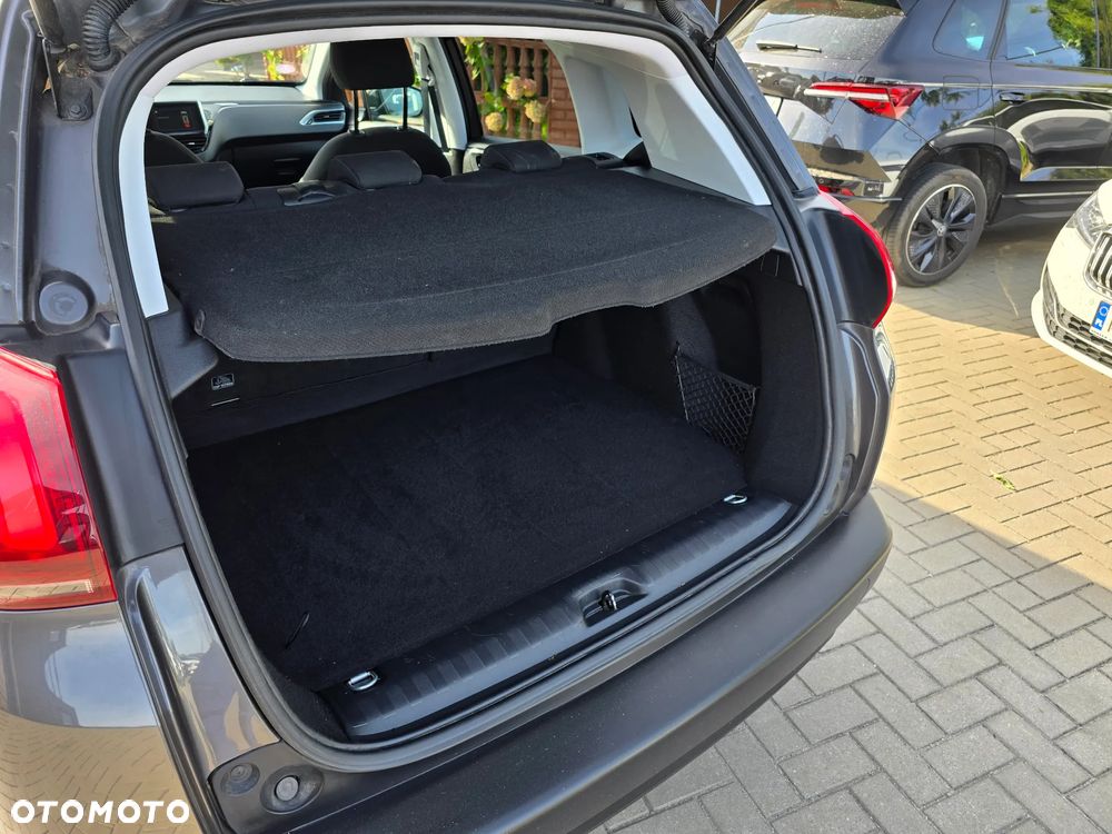 Peugeot 2008 - 18