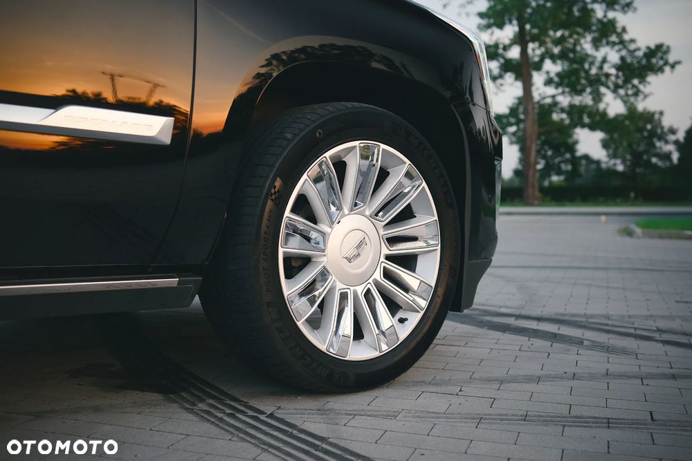 Cadillac Escalade - 6