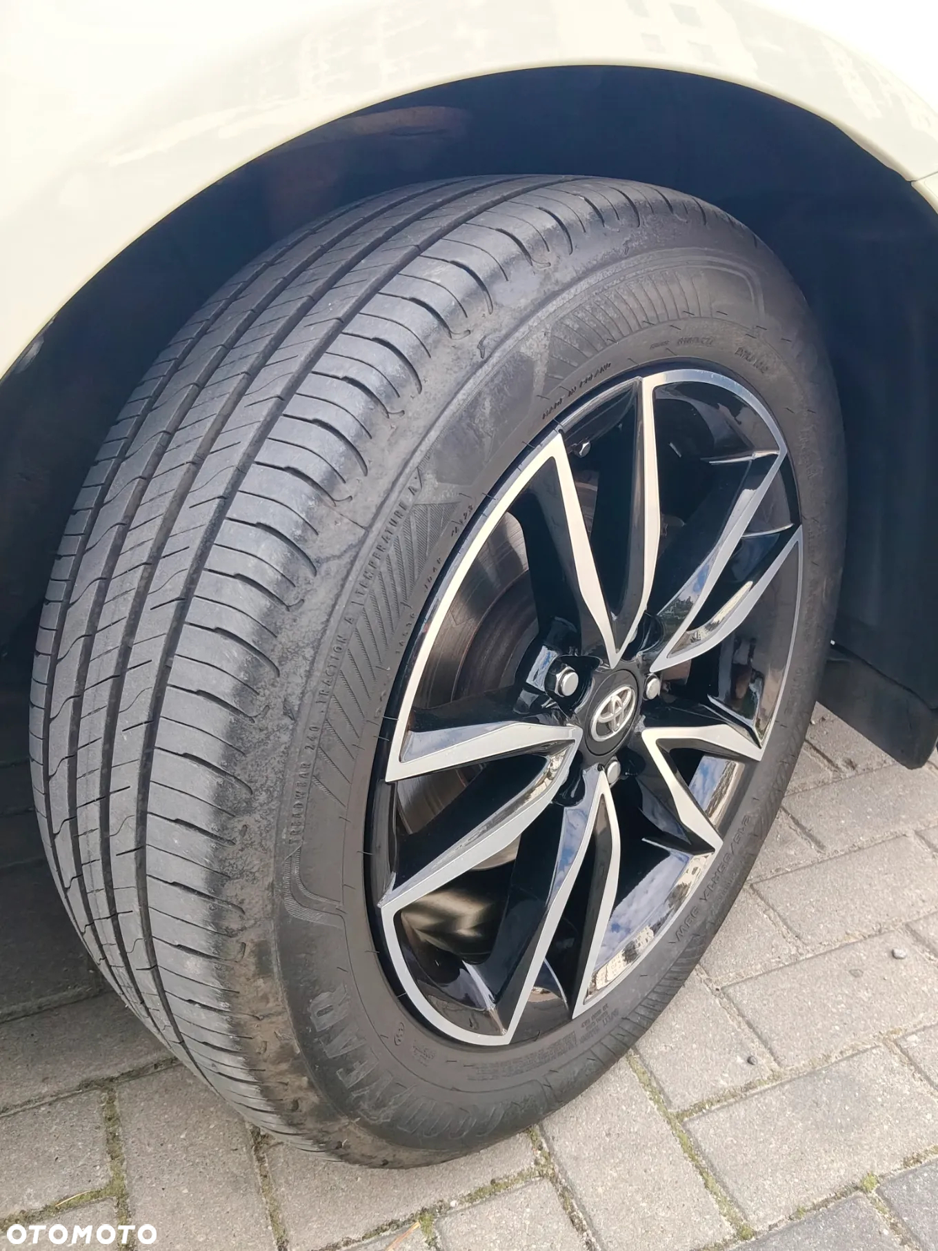Toyota Avensis - 32