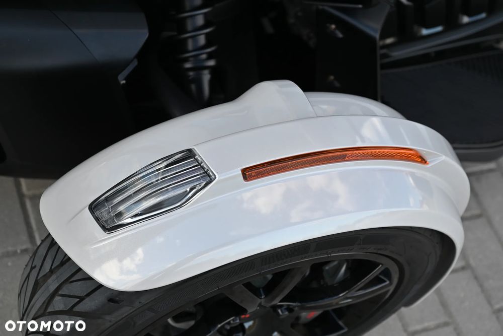 Can-Am Spyder - 18