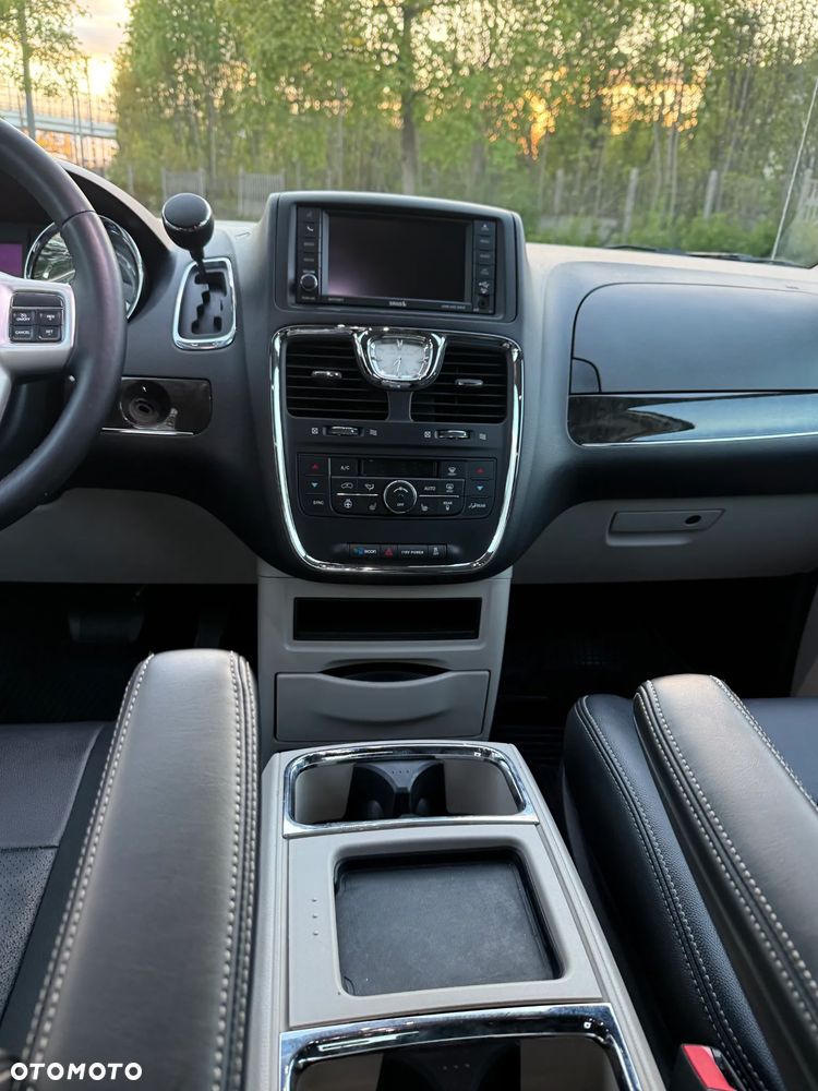 Chrysler Town & Country 3.6 Touring - 15