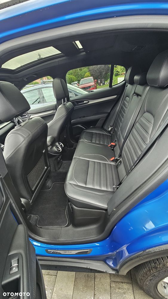 Alfa Romeo Stelvio - 9